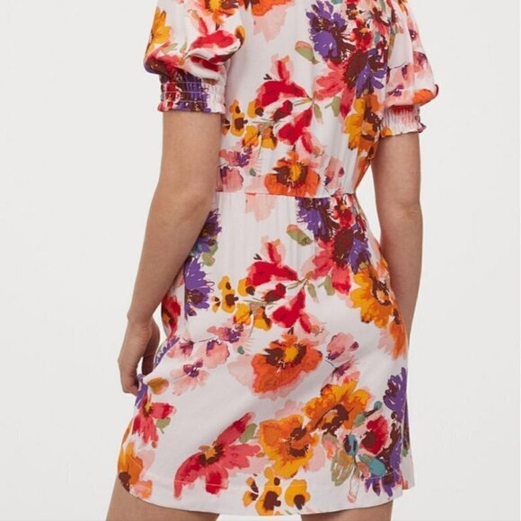 H&M light pink puff sleeve dress with large flowers - Picture 2 of 7